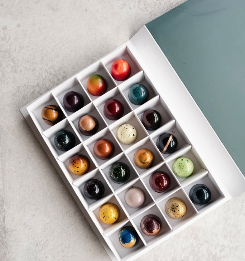 Geschenkdoos gevuld met handgemaakte bonbons